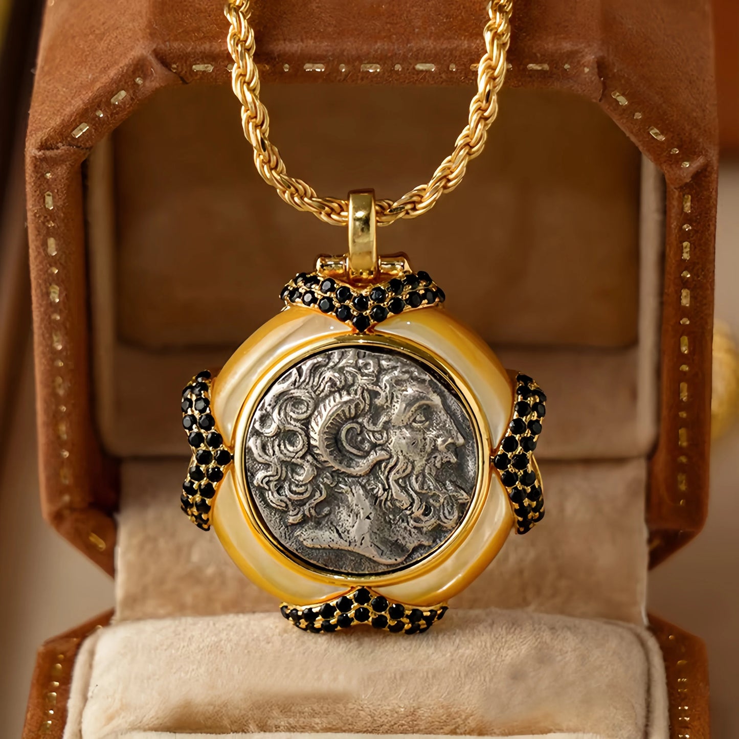 MuShan Luxury Brand Ancient Greek Sheep Horn Emperor Coin Necklace 18k Gold Plated 925 Sterling Silver Pendant Necklaces Jewelry