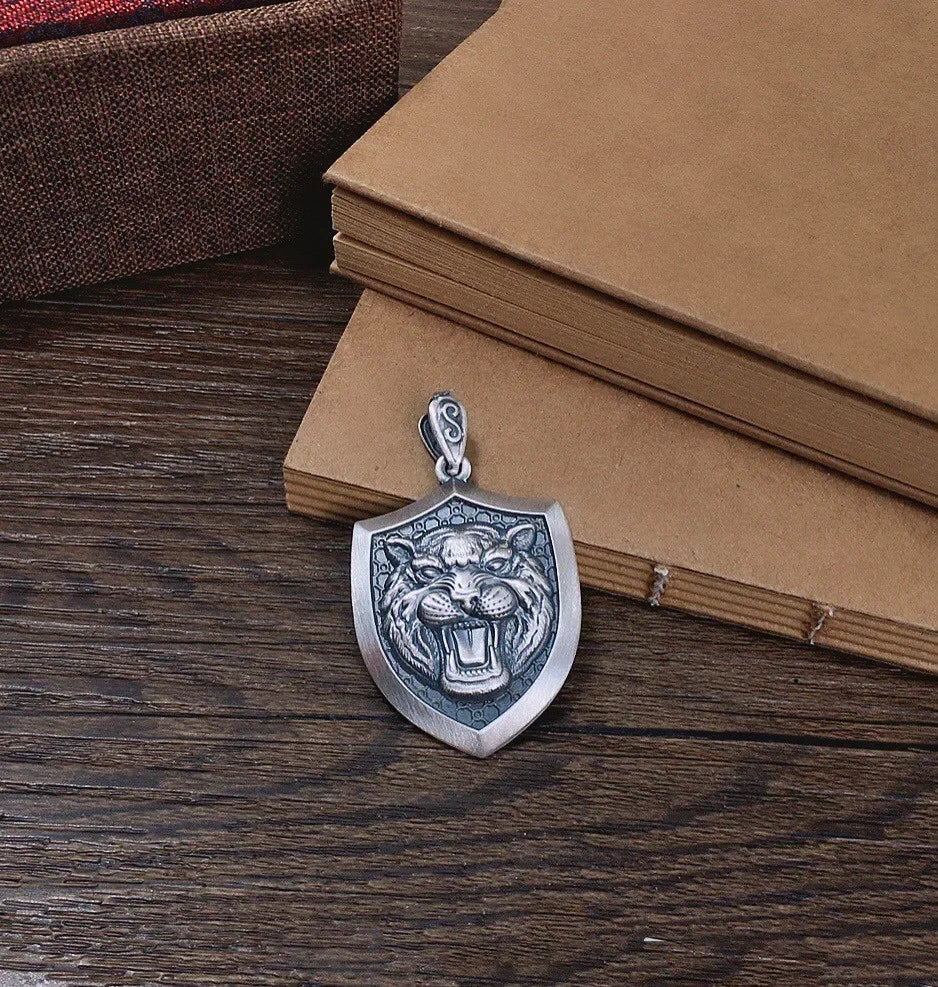 New S999 Sterling Silver Personality Retro Domineering Hip-hop Lion Tiger Head Eagle Faucet Shield Pendant Man.