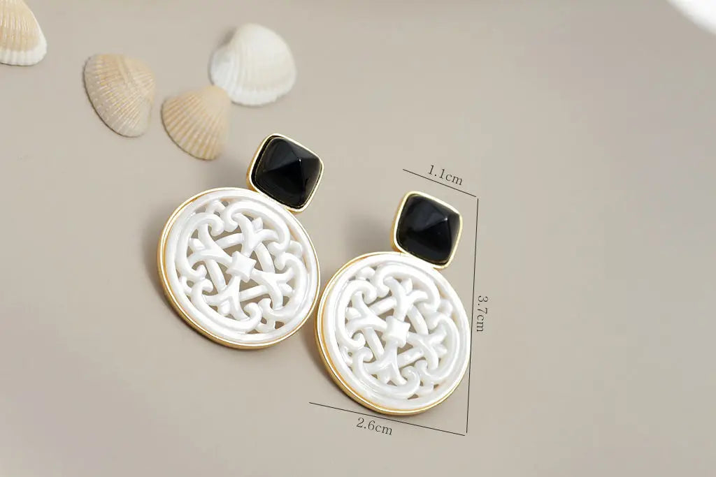 Natural White Shell Openwork 18K Gold Plated Earring Inlaid Black Agate 925 Sterling Silver Earrings Fashion Fine Jewelry Gift