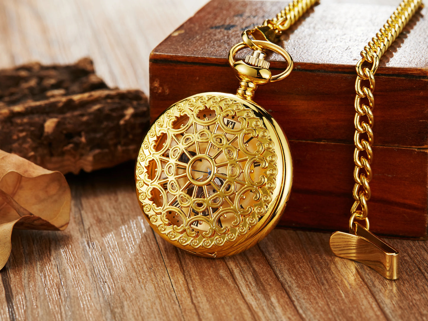 Retro Bronze Oil Painting Style Mini Home Decoration Watch Clock Unique Antique Art Hand-wind Mechanical Pocket Watch Clock Mens