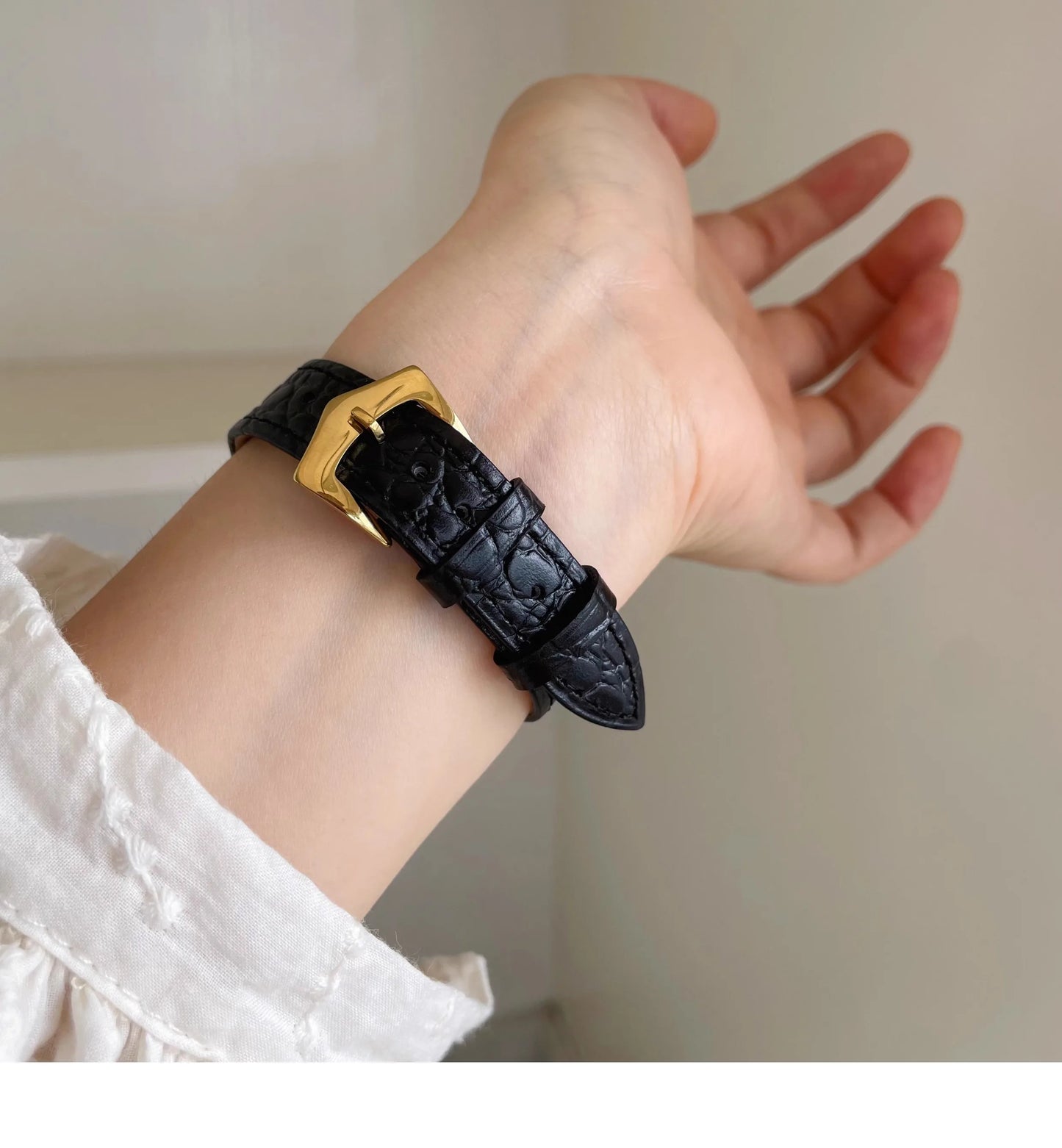 2026 New Luxury Watch Retro Classic Square Leather Quartz Watch Women High Texture Quality Ladies Watch Gift for Women