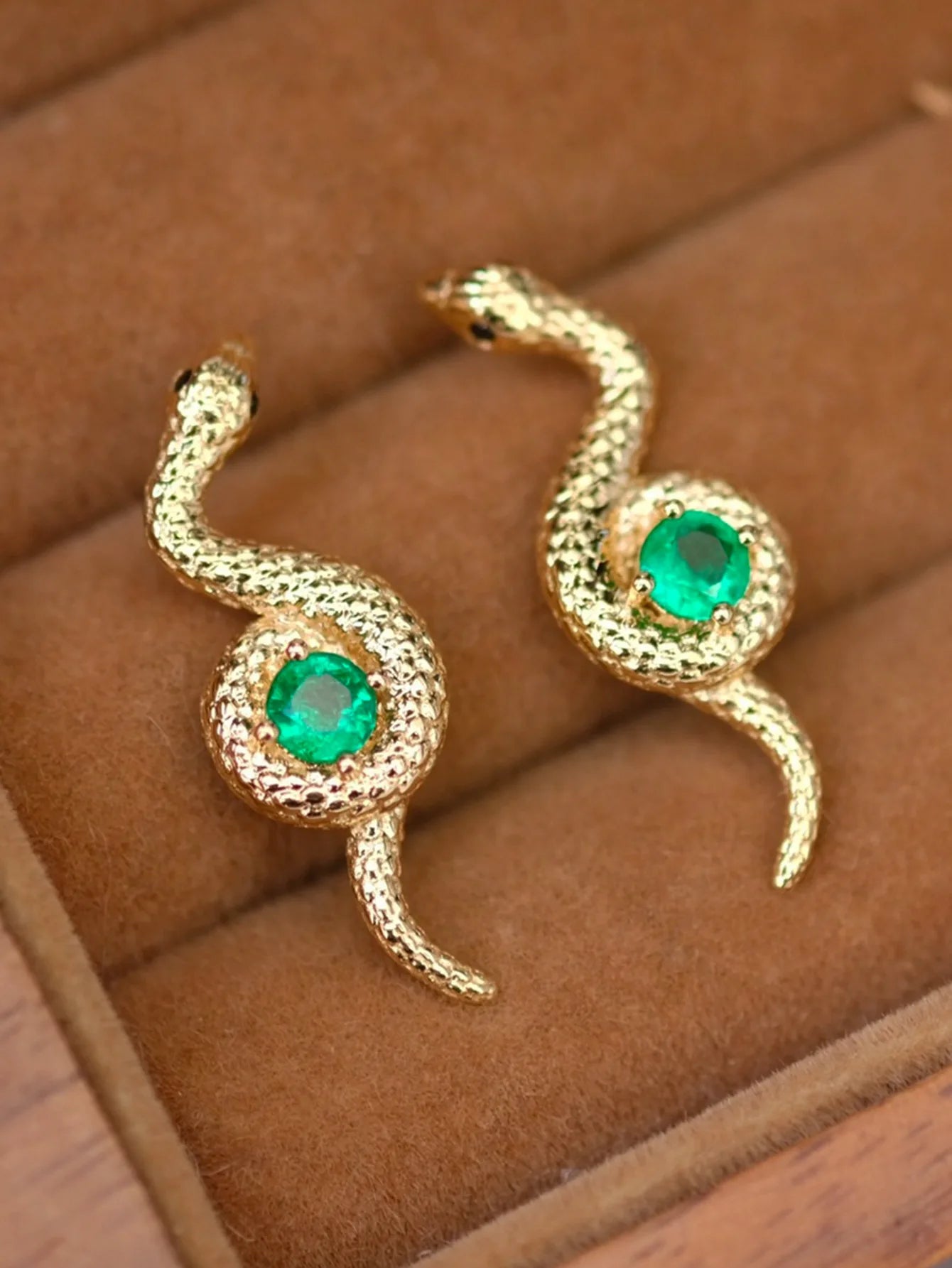 Red Elk Whole Body S925 Sterling Silver Stud Earrings Niche Personality Snake Temperament Retro Light Luxury Earrings Women's Ea