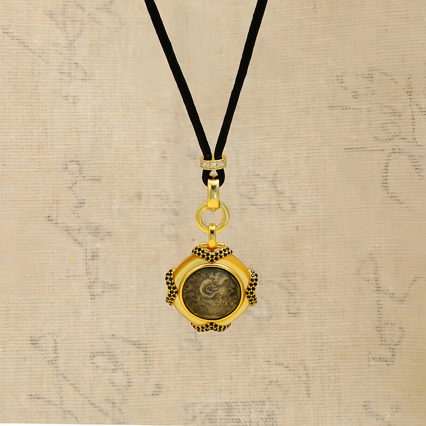 MuShan Luxury Brand Ancient Greek Sheep Horn Emperor Coin Necklace 18k Gold Plated 925 Sterling Silver Pendant Necklaces Jewelry