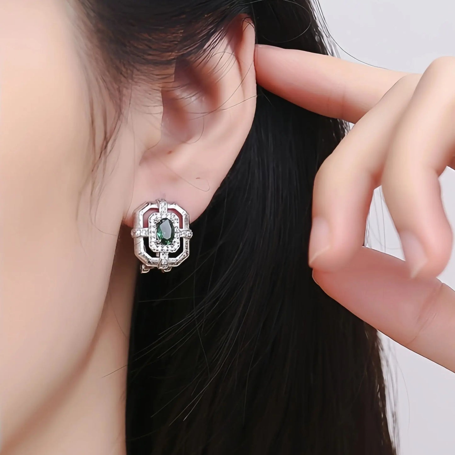 MuShan Luxury Brand Hollow Out Diamond Studded Green Zircon Earrings 925 Sterling Silver Stud Earrings Fine Jewelry
