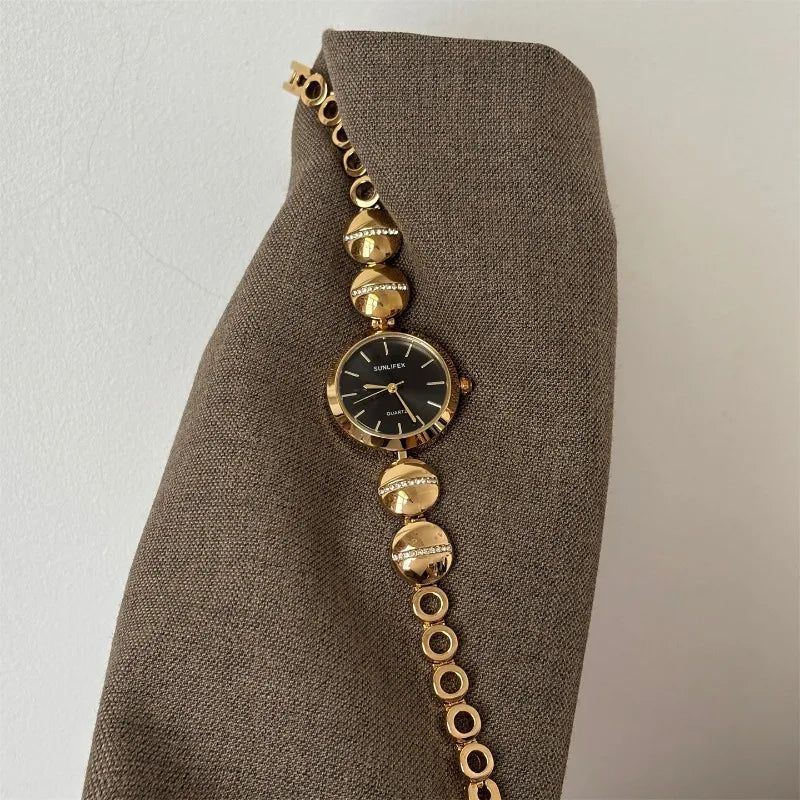 Luxury Antique Ladies Bracelet Round Metal Textured Quartz Watch Stainless Steel Waterproof Women's Watch