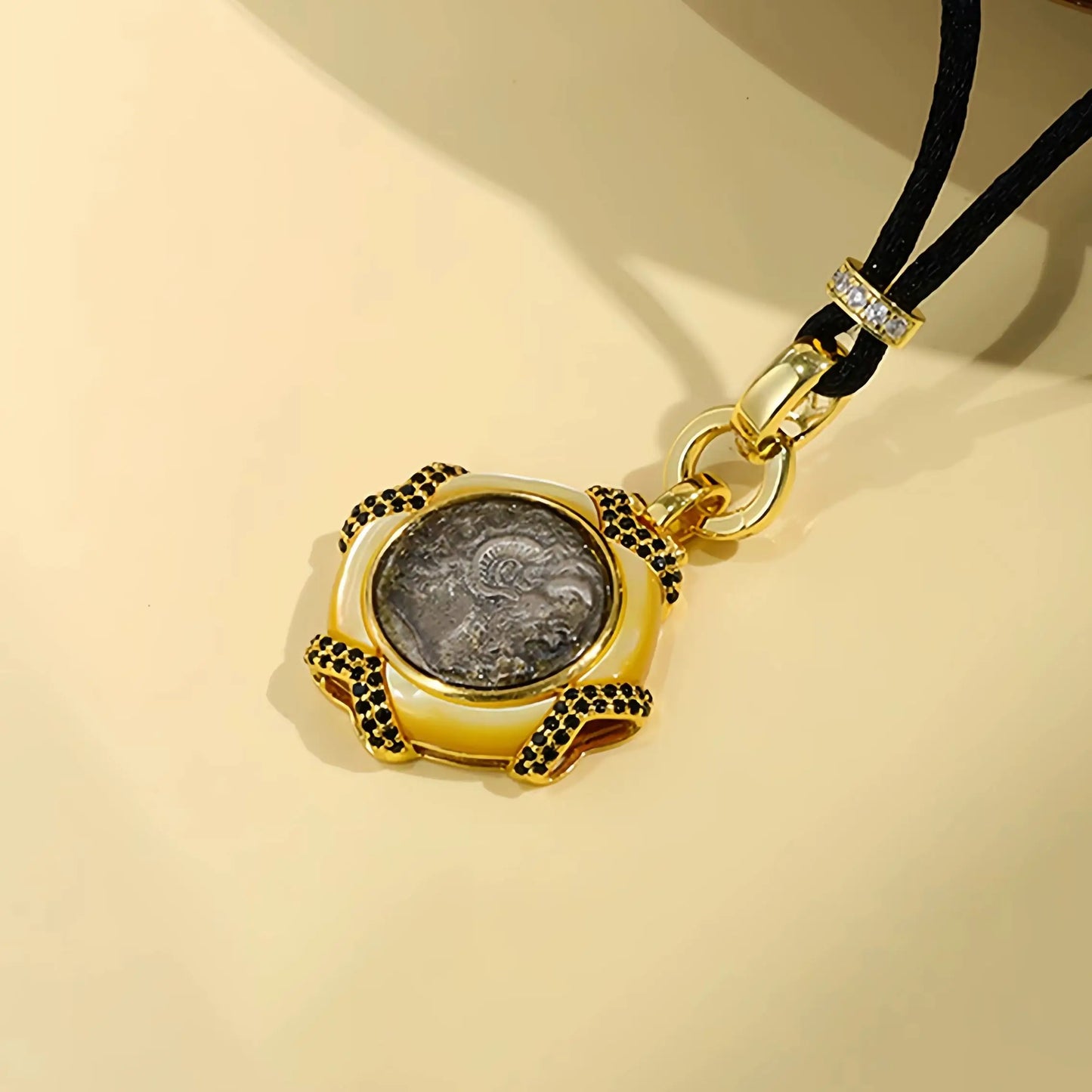 MuShan Luxury Brand Ancient Greek Sheep Horn Emperor Coin Necklace 18k Gold Plated 925 Sterling Silver Pendant Necklaces Jewelry