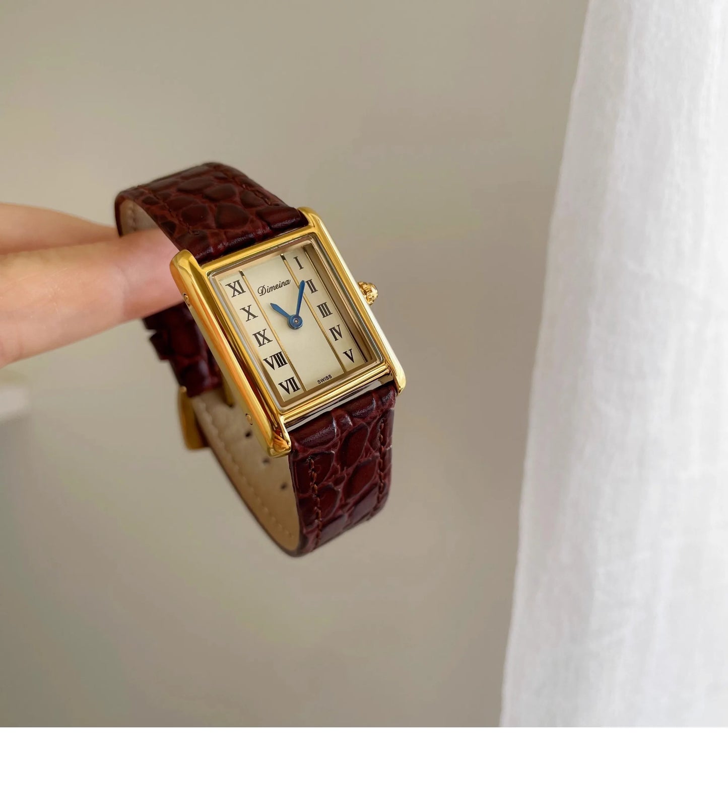 2026 New Luxury Watch Retro Classic Square Leather Quartz Watch Women High Texture Quality Ladies Watch Gift for Women