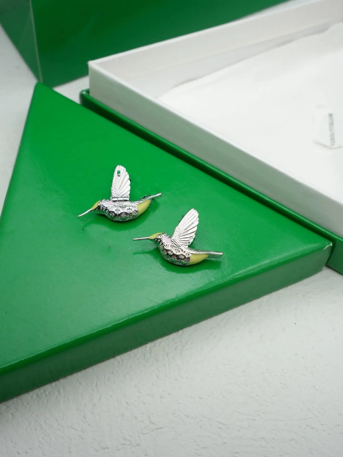European and American retro new style Feigeo silver and gold diamond stud earrings