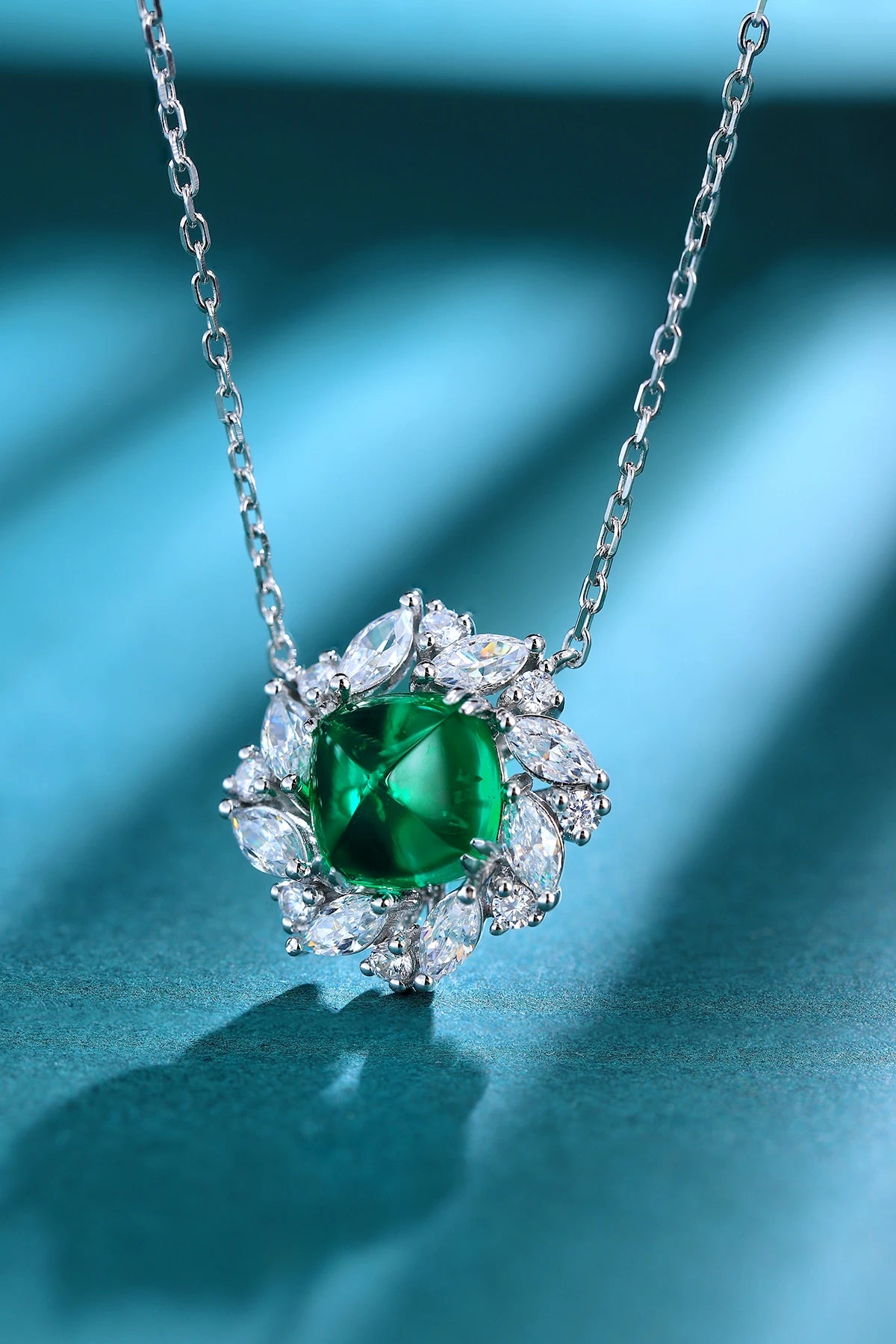Cushion Shape Vintage 925 Sterling Silver Lab Grown Emerald Pendant Necklace Lab Grown Diamond Necklace for Gift
