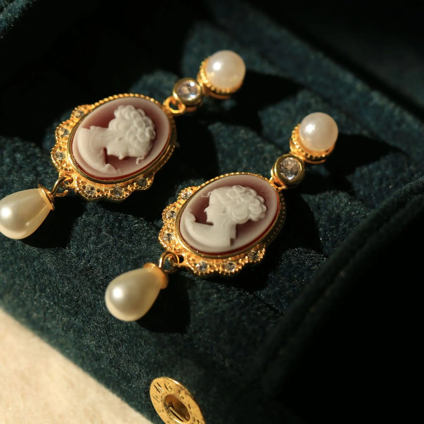 Factory Sales 925 Silver Inlay German Cameo Eardrops Agate Relief Retro Minority Design Antique Style