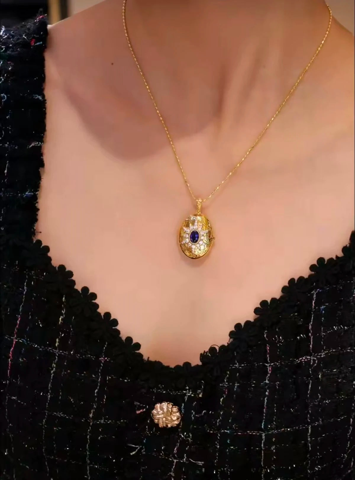 French Vintage Photo Locket Pendant, S925 Silver Long Layering Necklace, Retro Collarbone Chain with Functional Locket, Unique B