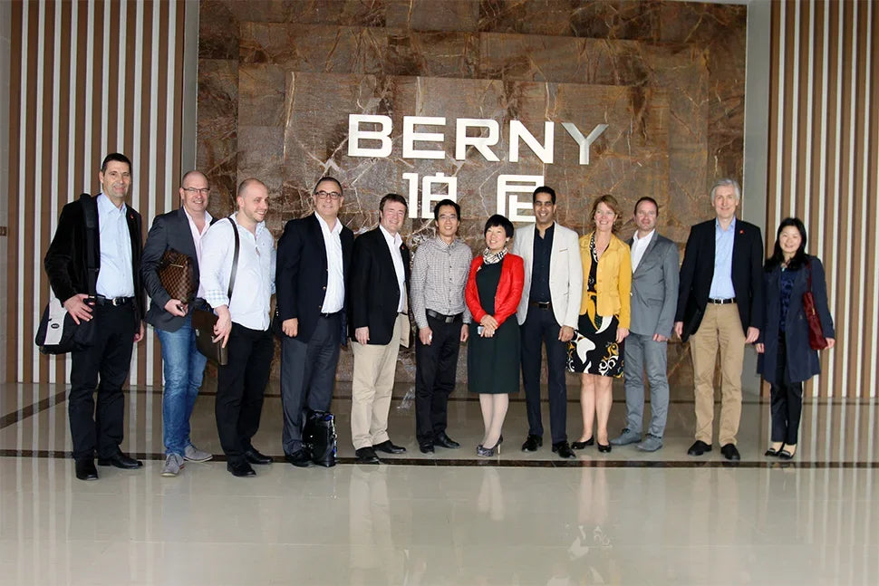 Quartz Wristwatches Calendar Clock Vintage Brown Leather Ladies Wristwatch Luxury Fashion Elegant Women Watches Waterproof 3Bar