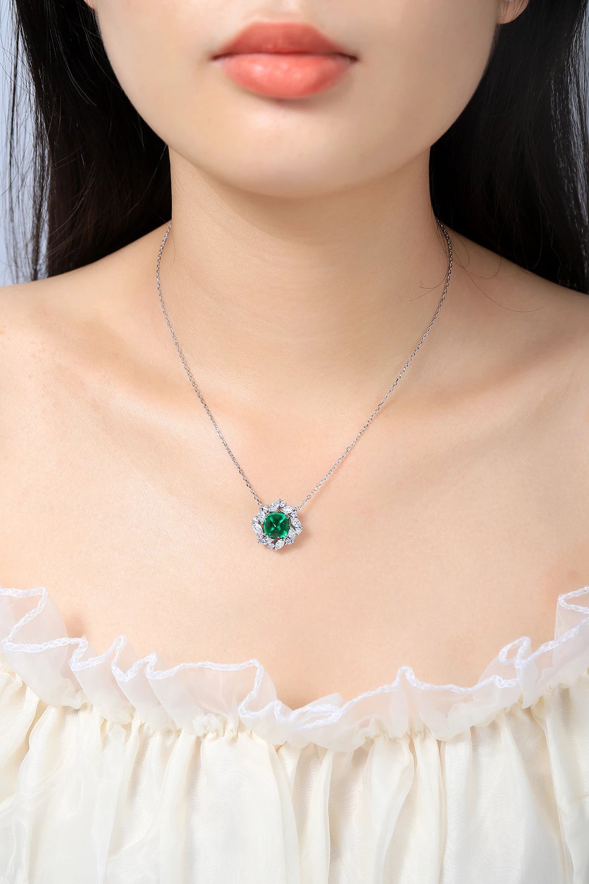 Cushion Shape Vintage 925 Sterling Silver Lab Grown Emerald Pendant Necklace Lab Grown Diamond Necklace for Gift