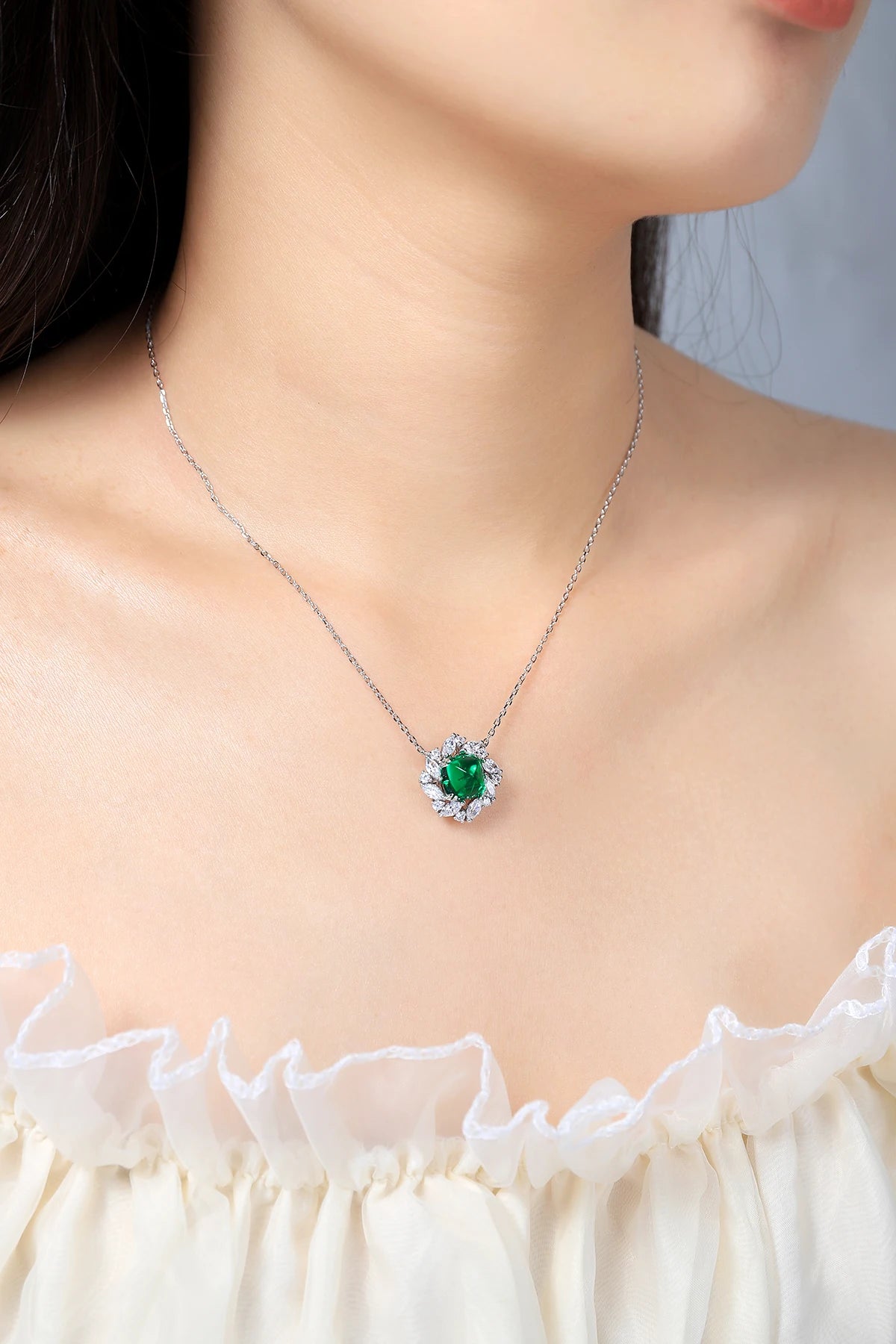 Cushion Shape Vintage 925 Sterling Silver Lab Grown Emerald Pendant Necklace Lab Grown Diamond Necklace for Gift
