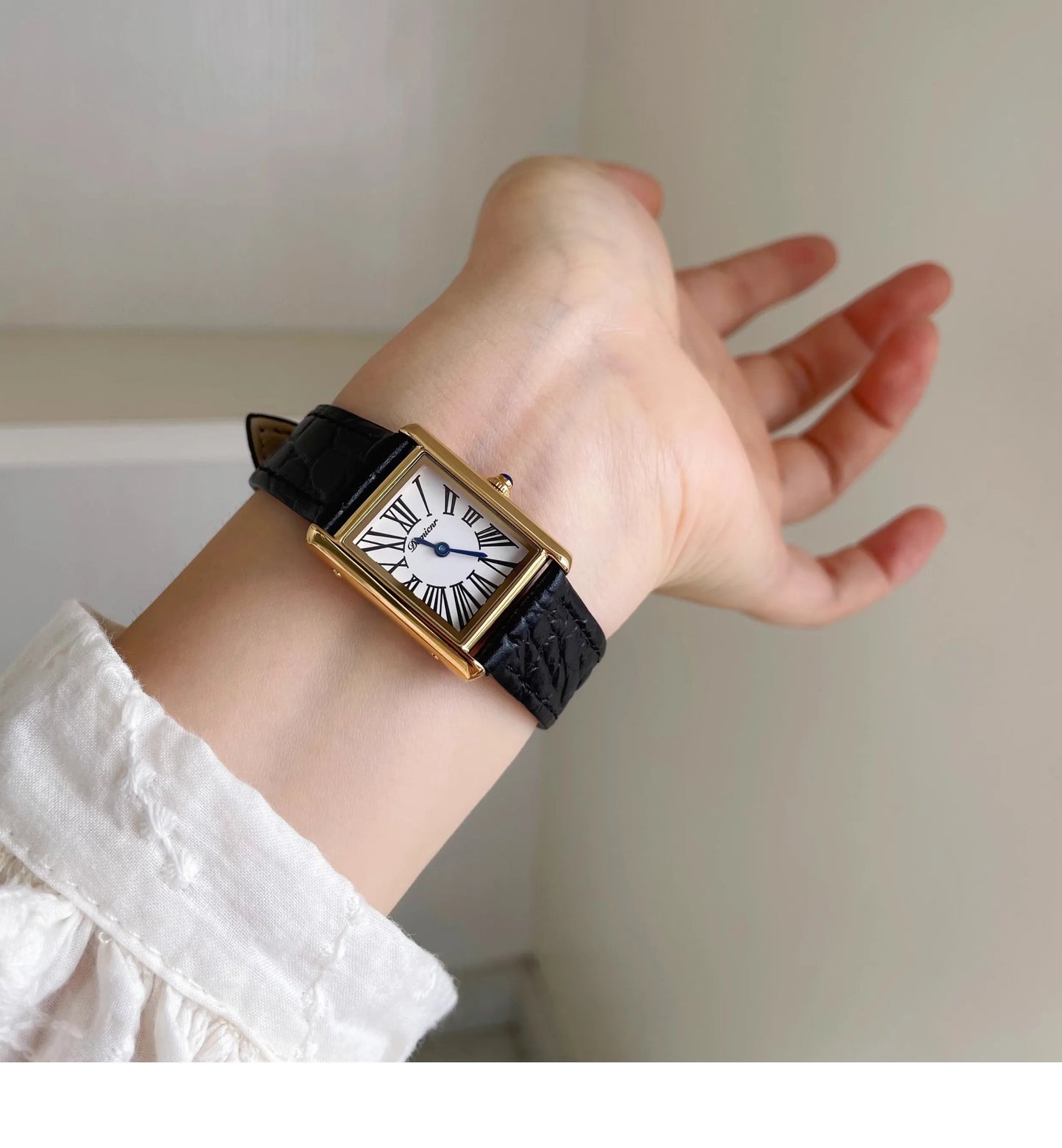 2026 New Luxury Watch Retro Classic Square Leather Quartz Watch Women High Texture Quality Ladies Watch Gift for Women