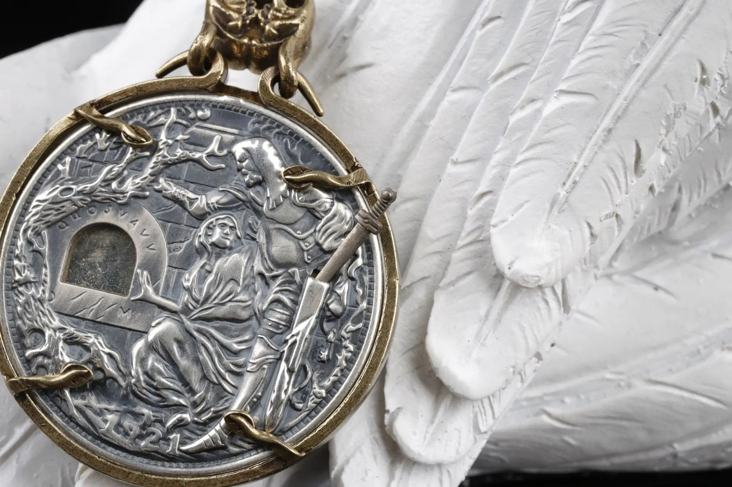 Necklace Pendant 925 Sterling Silver Holy Grail Wandering Coin Knight Sword Drawing Mechanism Women Man Luxury Jewelry 2025 P46