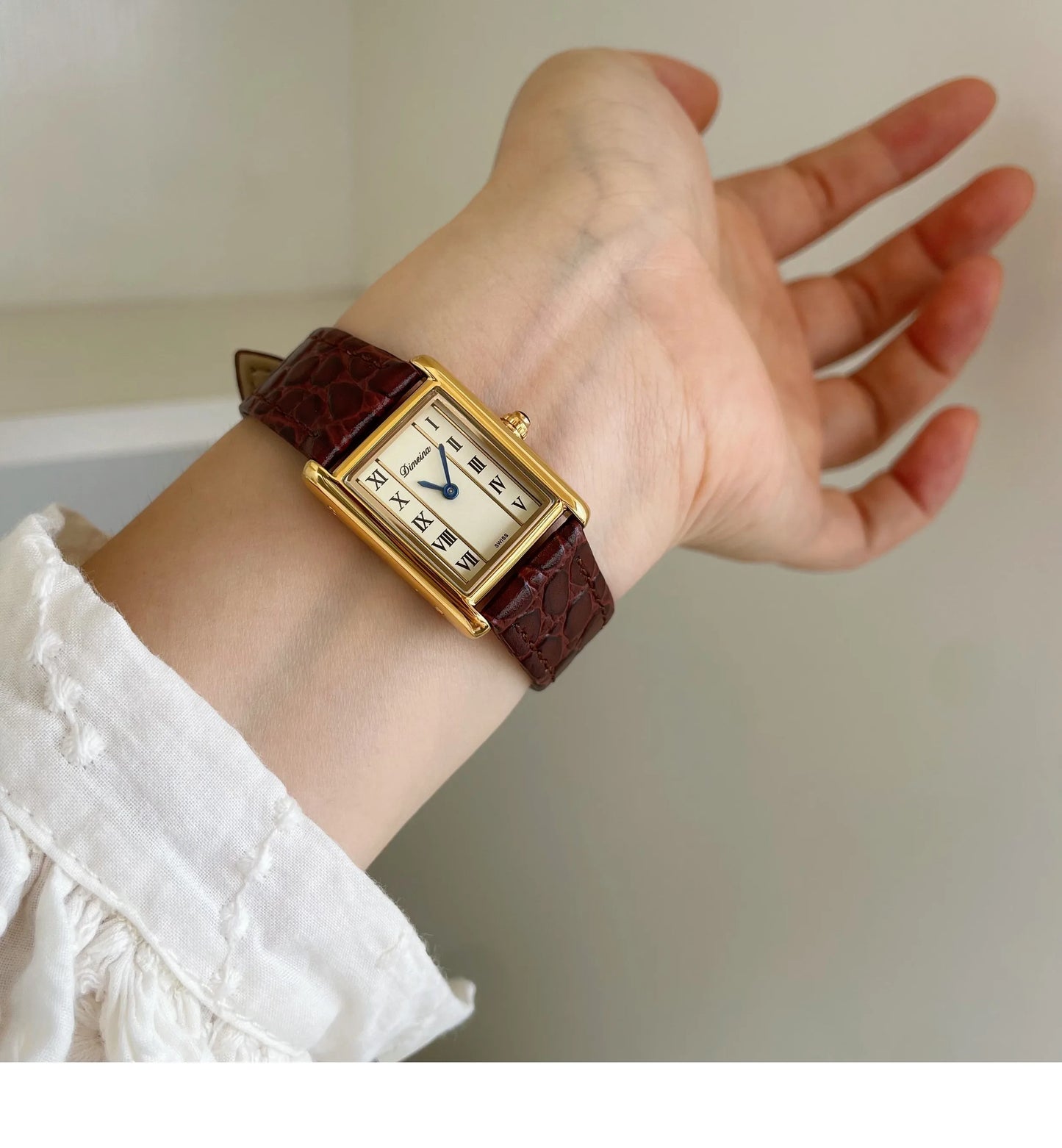 2026 New Luxury Watch Retro Classic Square Leather Quartz Watch Women High Texture Quality Ladies Watch Gift for Women