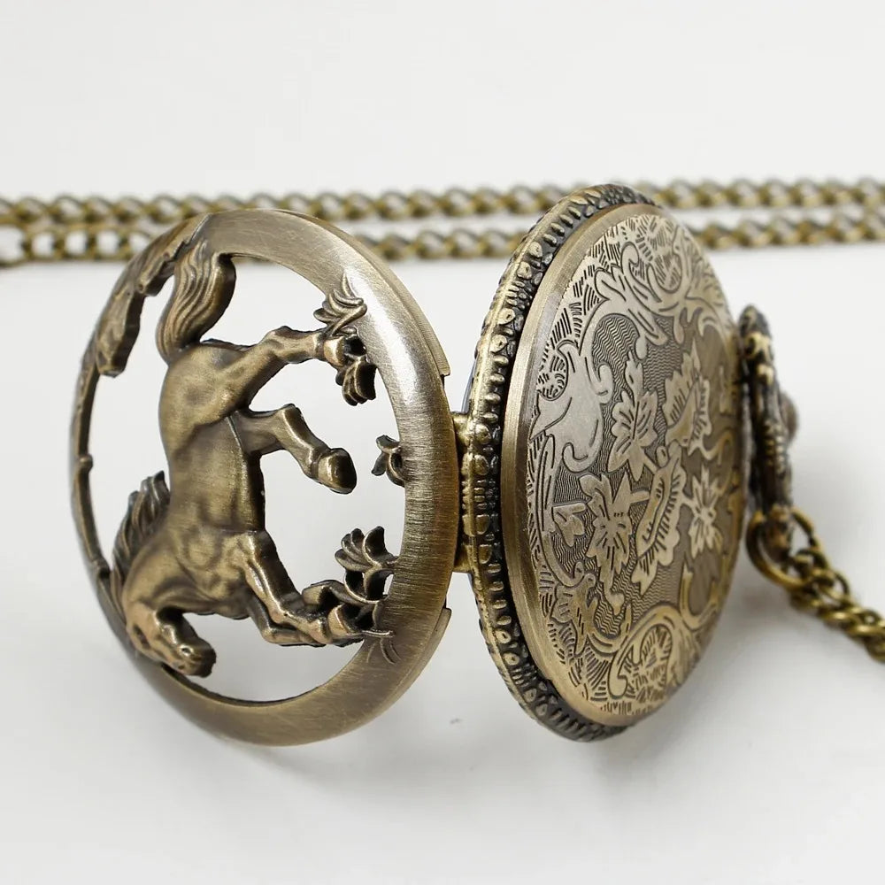 Antique Animal Series Racing Hollow Quartz Pocket Watch Vintage Dial with Chain Necklace Pendant Jewelry Clock Festival Gifts