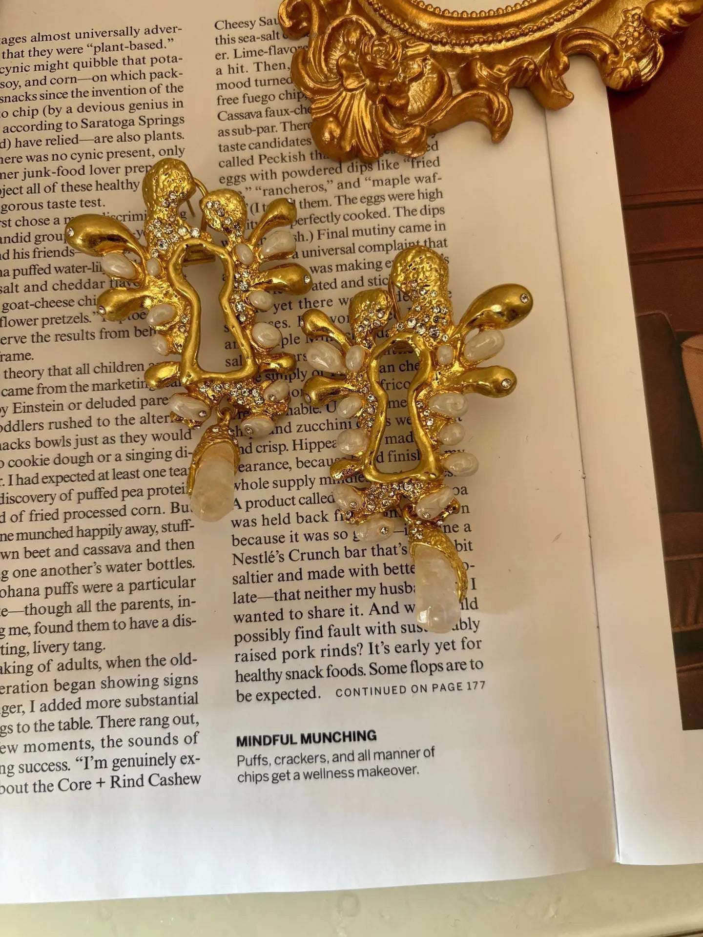 European and American Fashion Trends Retro Heavy Industry Enamel Craftsmanship Natural Stone Inlaid Keyhole Earrings Gold Silver