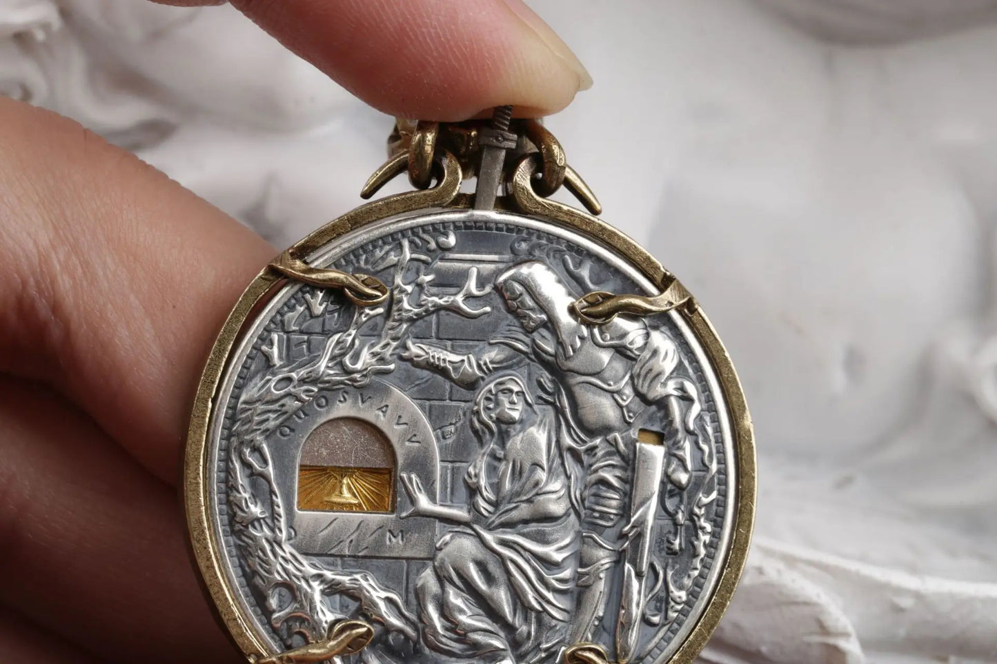 Necklace Pendant 925 Sterling Silver Holy Grail Wandering Coin Knight Sword Drawing Mechanism Women Man Luxury Jewelry 2025 P46