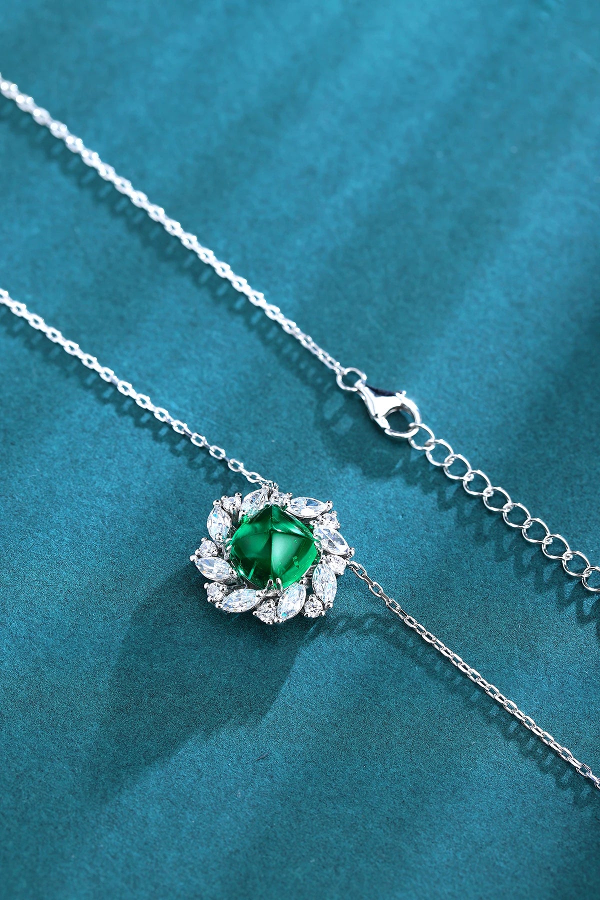 Cushion Shape Vintage 925 Sterling Silver Lab Grown Emerald Pendant Necklace Lab Grown Diamond Necklace for Gift