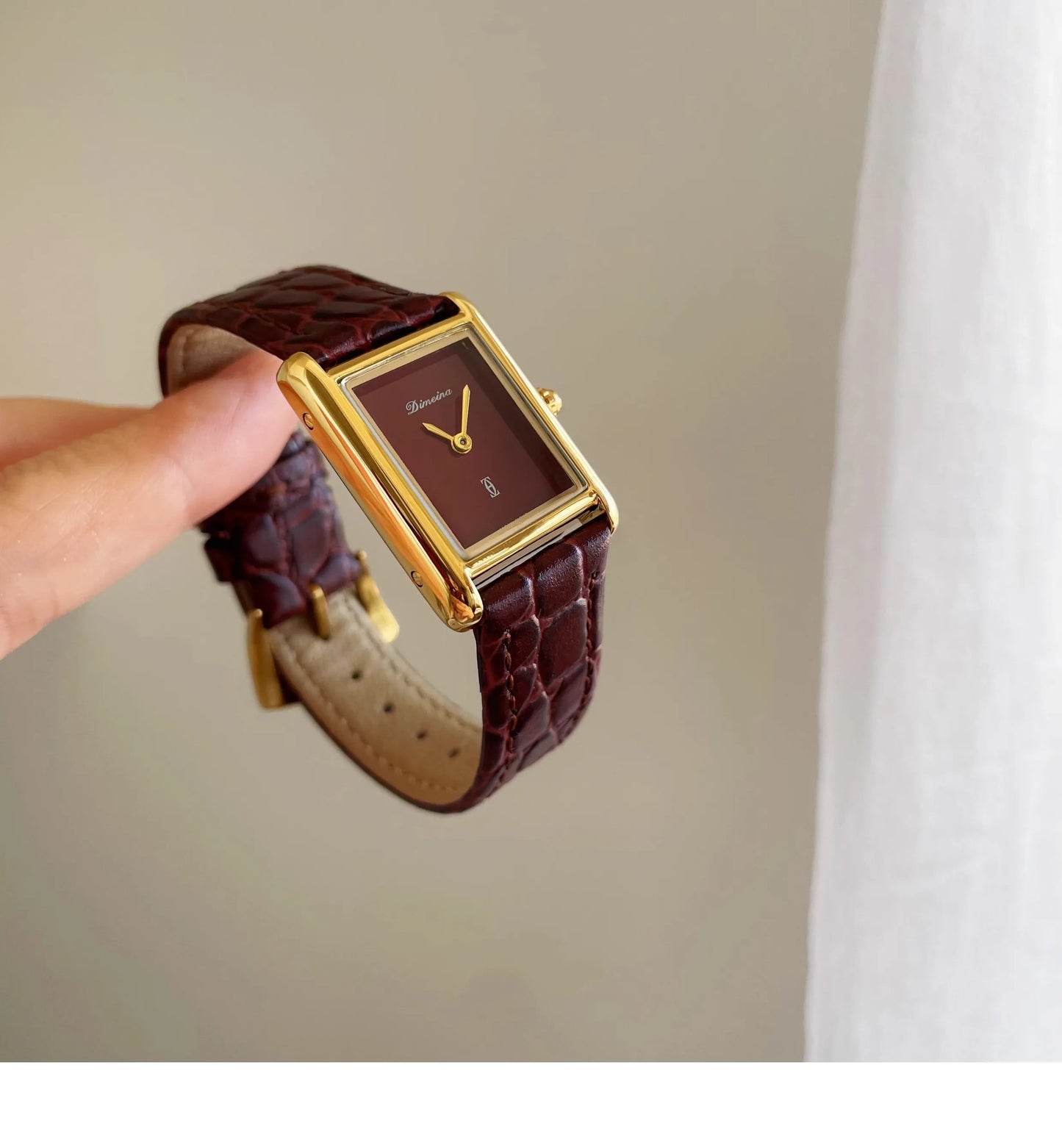 2026 New Luxury Watch Retro Classic Square Leather Quartz Watch Women High Texture Quality Ladies Watch Gift for Women